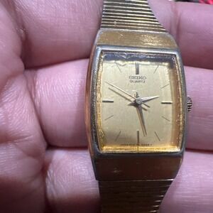 Running Vintage Seiko Watch Women Gold Tone Gold Dial Rectangle 20mm Small‎ Dial